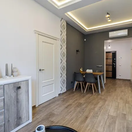 Apartment Royal On Kovzhyna 6 *