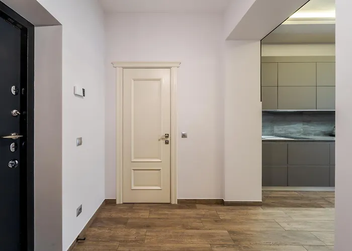 Royal On Kovzhyna 6 리비프